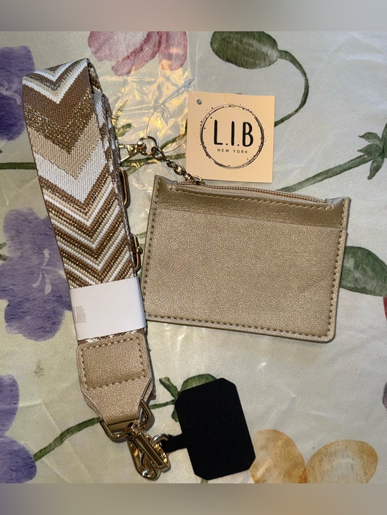 Source Unknown Accessories - L.I.B NEW YORK Metallic Cream Cardholder with Chevron Strap